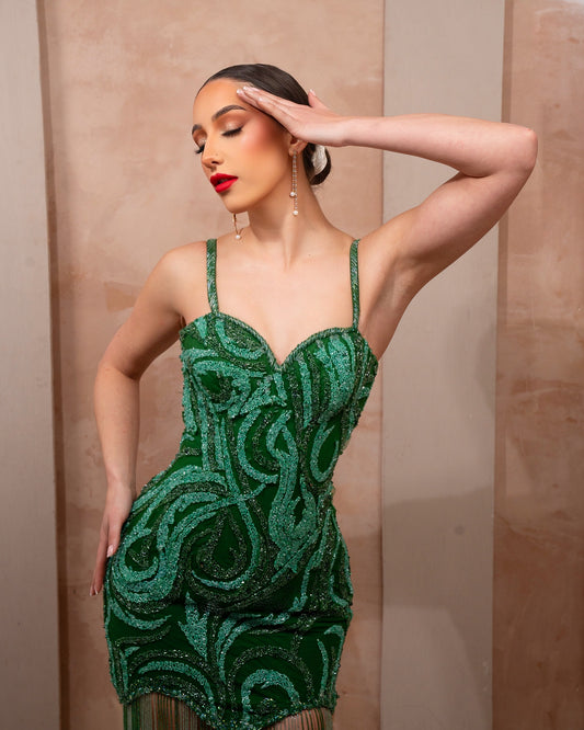 LOOK 6 – DRAMATIC YET PLAYFUL