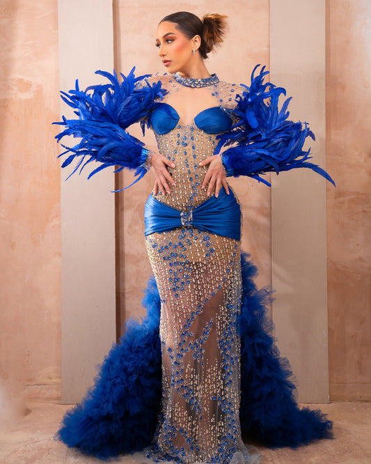 LOOK 2 – DRAMATIC & DOMINATING