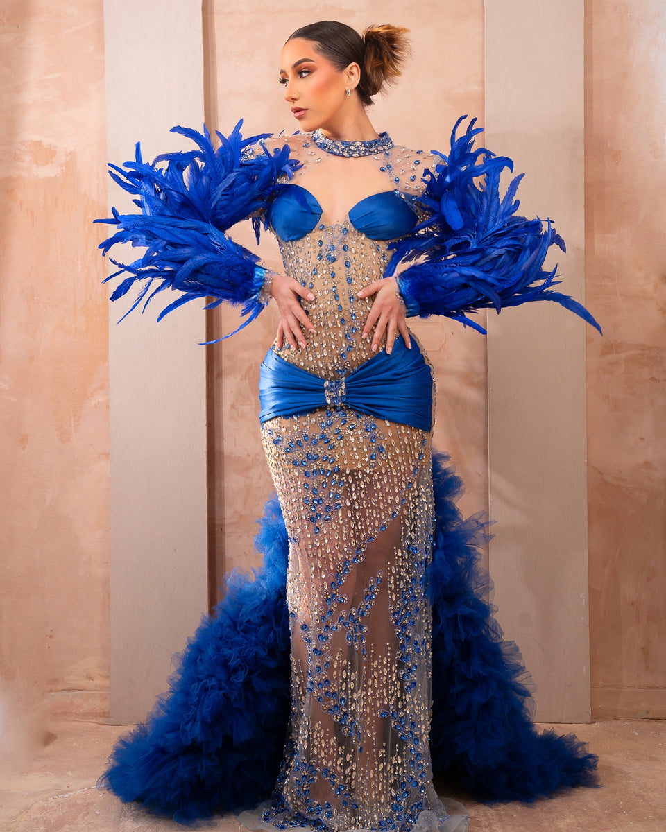 LOOK 2 – DRAMATIC & DOMINATING